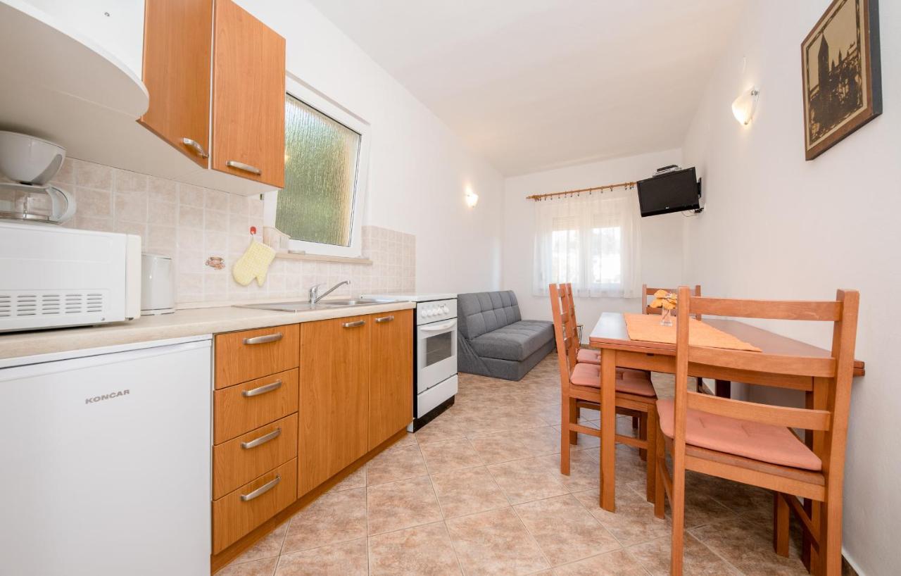 Apartments Silvana In Kampor Eksteriør bilde